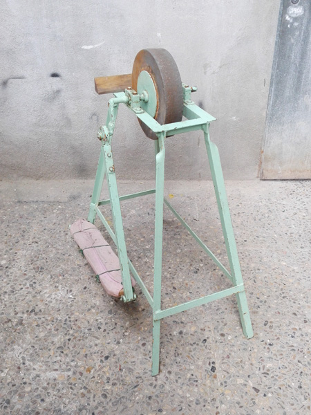 maquina afilador cuchillos amoladora hierro piedra 77_5-94x40-73x20-30-42 1u